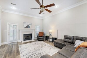 Talo (4 Bedrooms) | Sisätilat