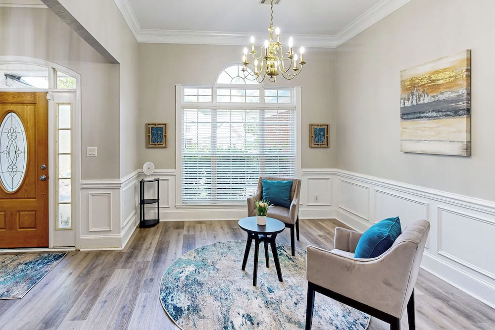 Elegant 4BR W & Deck/yard, Near Augusta National - Columbia County, GA