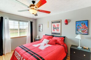 Apartment (3 Bedrooms) | Interior - 4 Mi to Memorial Stadium: Family Escape in Lincoln (Lincoln)