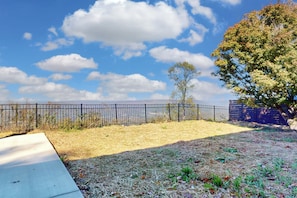 Interior - 3 BR Home: Dog Friendly w/ Scenic Views & Pool (Lookout Mountain)