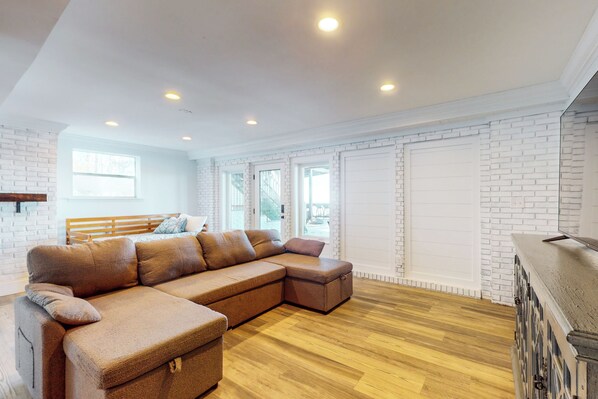 House (3 Bedrooms) | Interior - 3 BR Home: Dog Friendly w/ Scenic Views & Pool (Lookout Mountain)