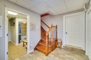 Apartment (0 Bedroom) | Interior - Studio Near Ocoee River & Waterfalls (Etowah)