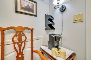 Interior - Biker-friendly Etowah Retreat w/ Mountain Views! (Etowah)