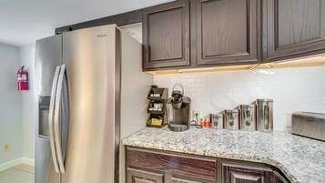 Apartment (0 Bedroom) | Interior