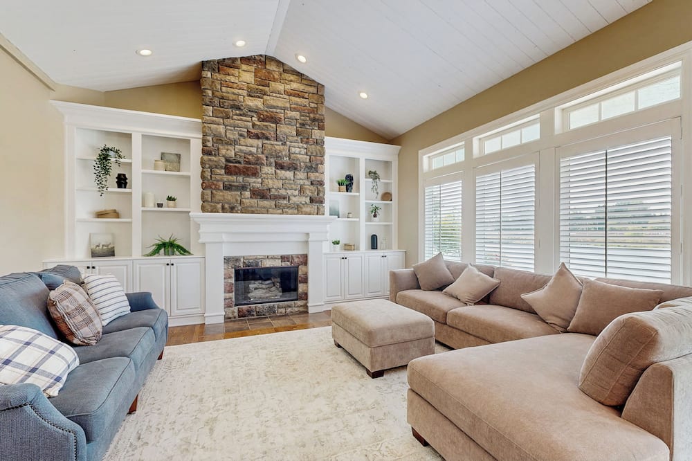 Plummer Lakefront Home: Fish & Kayak - Tenino, WA