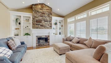 House (3 Bedrooms) | Front of property