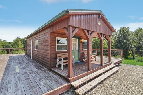1BR Cabin on Farm w/ Fire Pit, Pond & Treehouse
