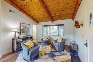 Nhà (2 Bedrooms) | Nội thất