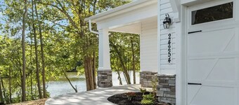 3BR Riverfront Home w/ Kayaks & Game Room