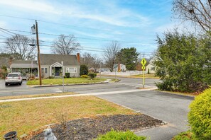House (4 Bedrooms) | Interior - 1 Mi to Connecticut River: Home w/ Large Backyard (Glastonbury)