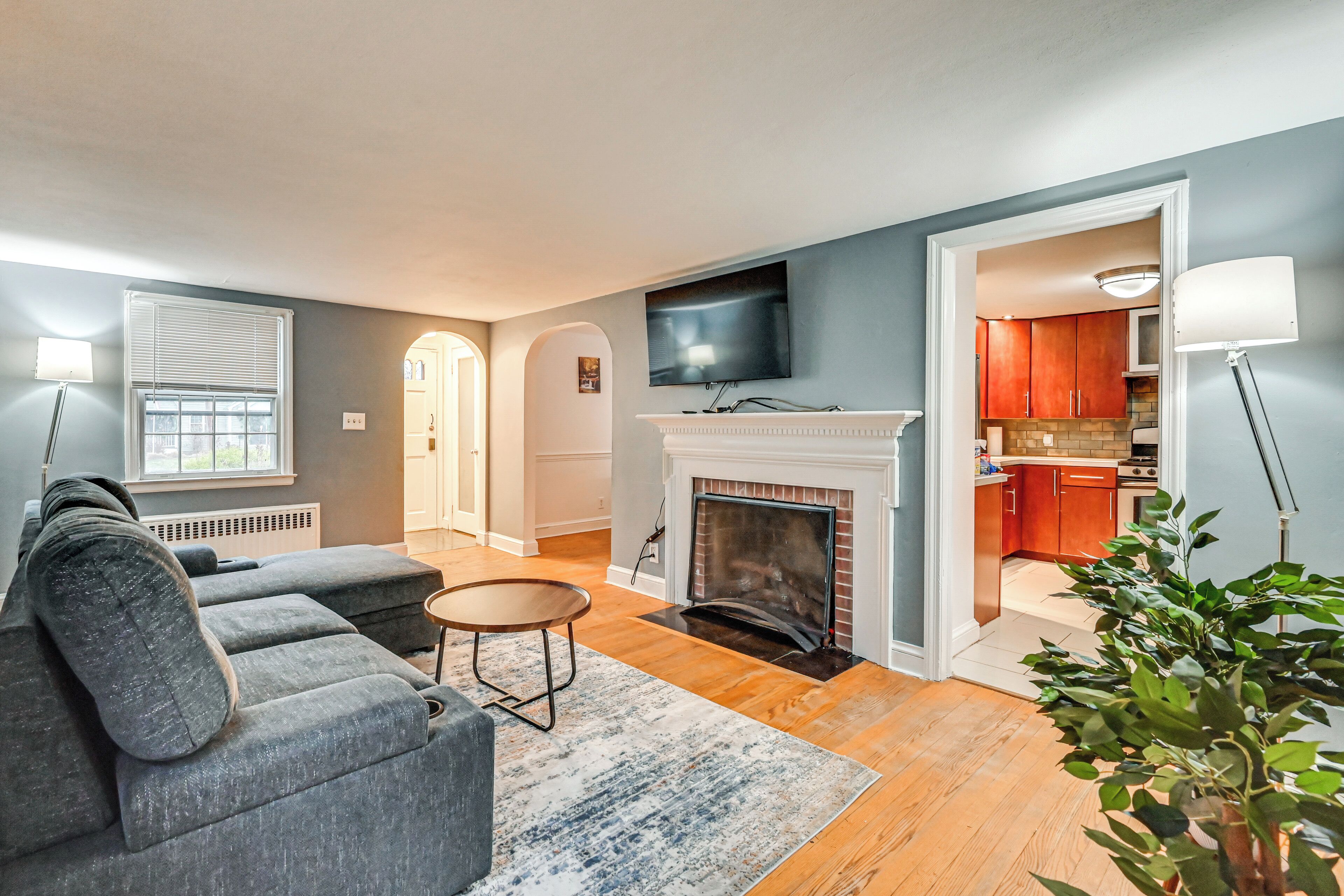 House (4 Bedrooms) | Front of property