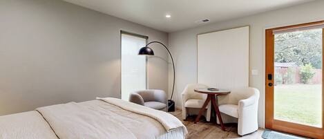 Apartment (0 Bedroom) | Interior