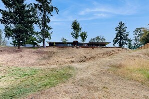 Apartment (0 Bedroom) | Interior - Home w/ Stunning River Views & Nearby Attractions (Myrtle Creek)