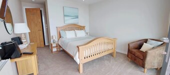 Seaside Bliss Retreat in Westward Ho!