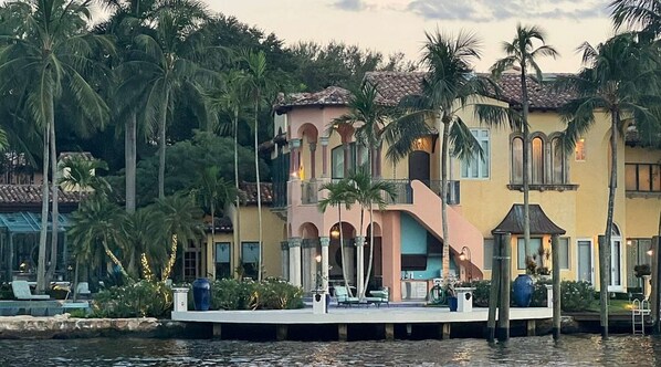 Exterior - Near Airport with Free Shuttle & Pool Vibes (Fort Lauderdale)