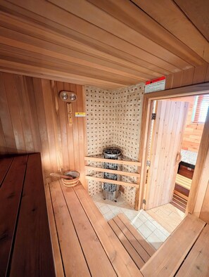 Sauna - Home in Mount Pocono, Hot tub, Sauna, Lakefront, Kayaks+ (Pocono Summit)