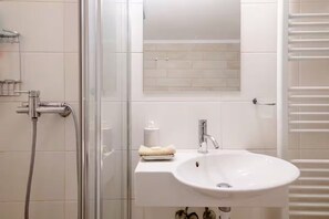 Hair dryer, soap - Apartment with Leafy Backyard Steps from the Acropolis (Athens)