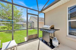 Terrace/patio - Davenport 4BR Villa, Pool, Game Room, Near Disney & Shopping (Davenport)
