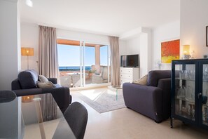 TV - Sea Views Lagos de Santa Maria - By Time and Home (Marbella)