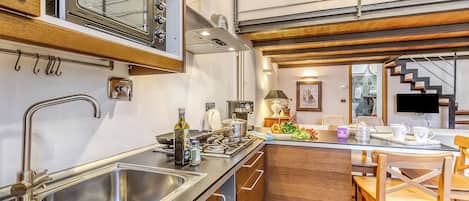Appartement Standard, plusieurs chambres (Le Bon Bon Rose) | Cuisine privée | Réfrigérateur, four, plaque de cuisson, cafetiÚre/bouilloire