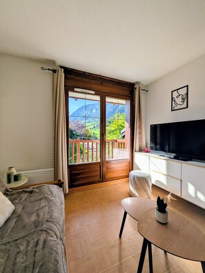 TV - Ski in/ski out apartment & swimming pool - Flumet (Flumet)
