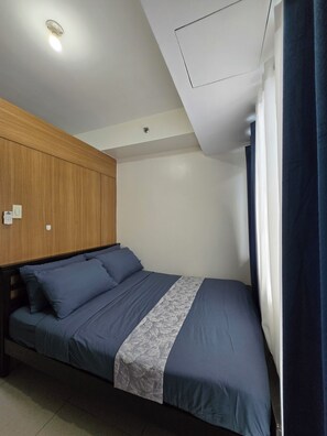 1 bedroom, iron/ironing board, free WiFi, bed sheets - WELCOME TO YOUR HOME AWAY FROM HOME. OUR UNIT HAS COMPLIMENTARY SECURE PARKING (Pasay City)