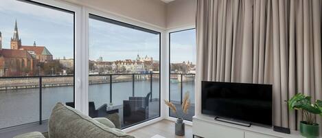 Téléviseur, bureau