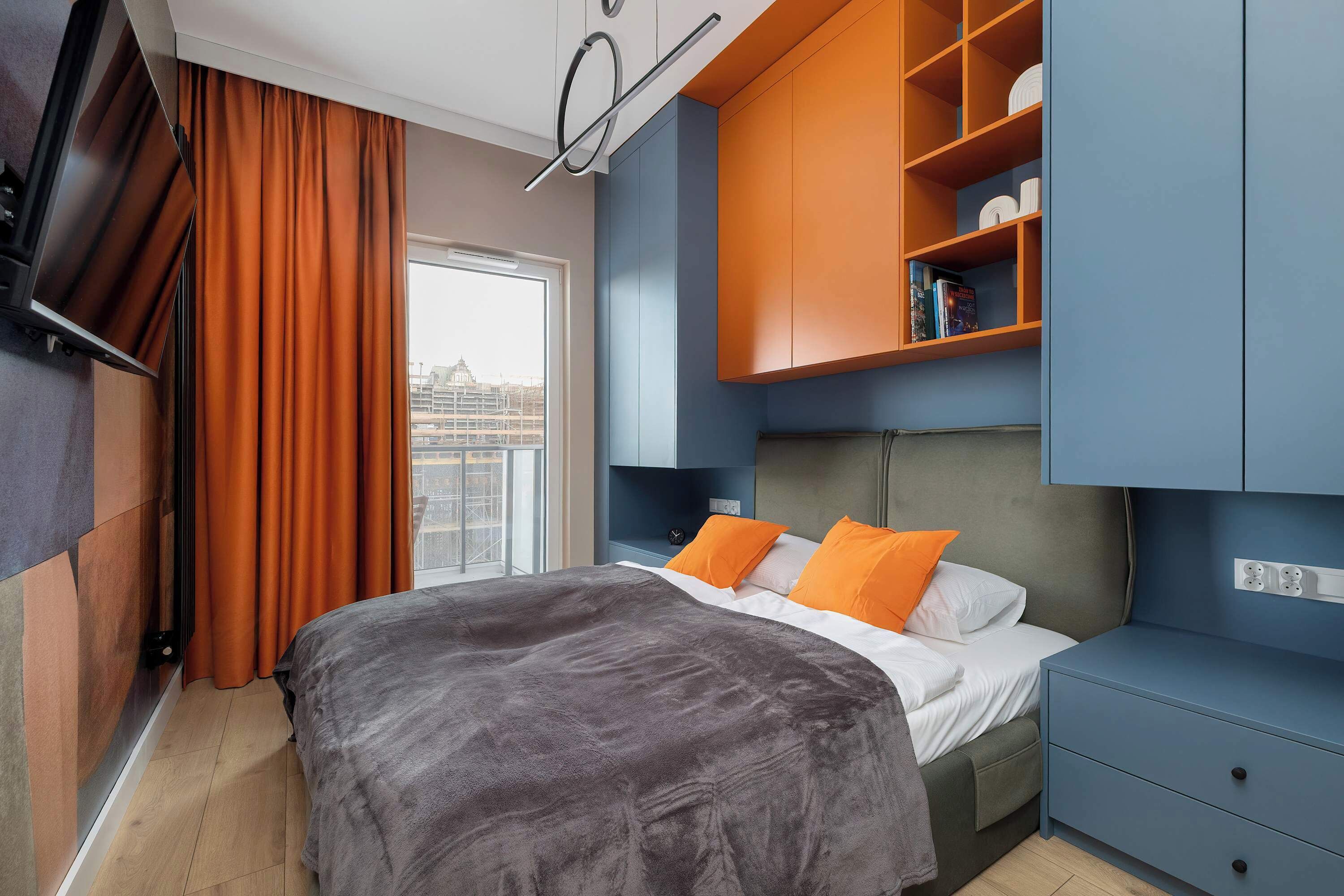 Desk, iron/ironing board, travel crib, WiFi