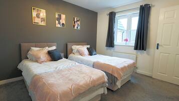 Iron/ironing board, free WiFi, bed sheets