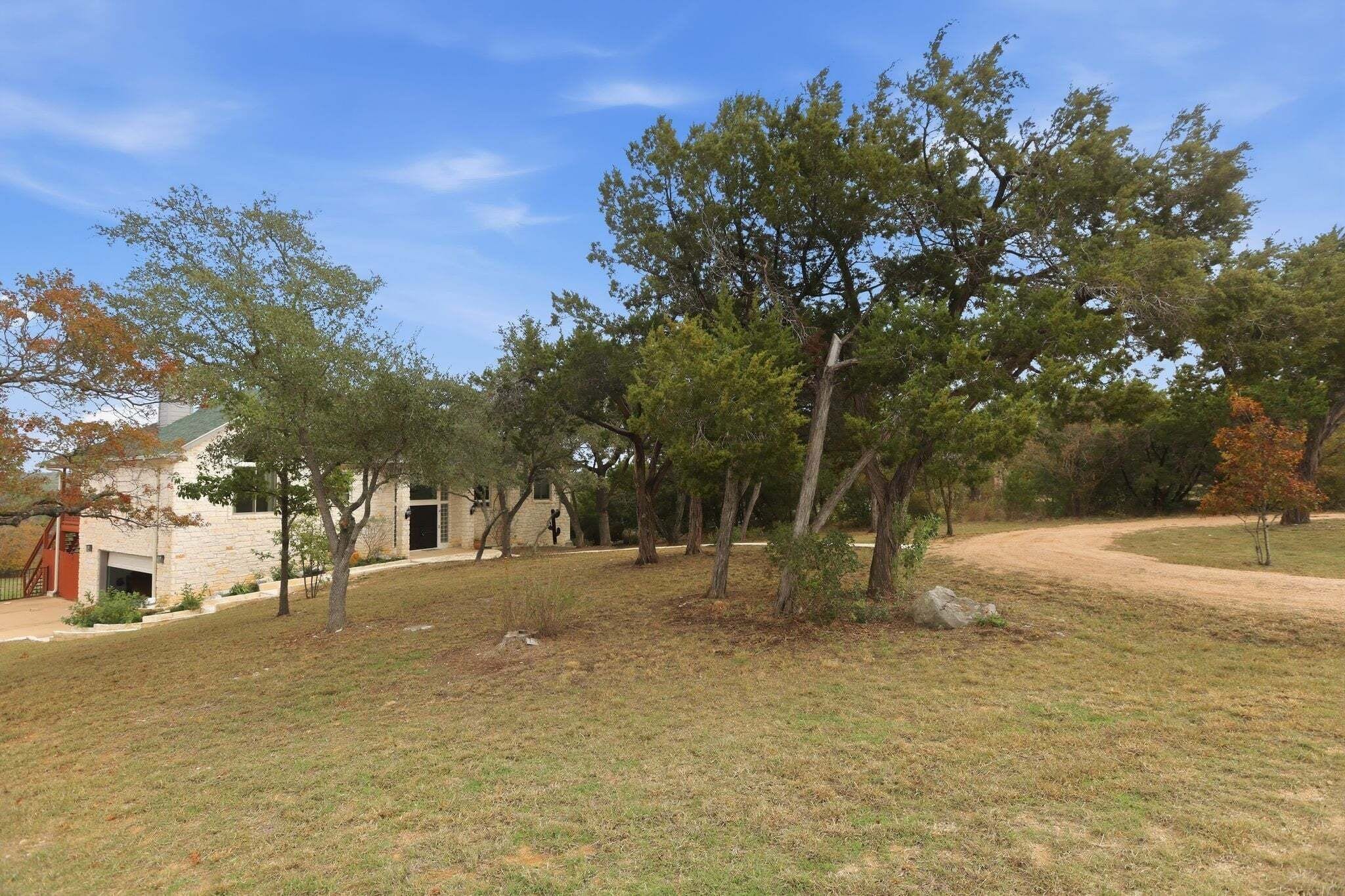 ハウス 4 ベッドルーム | 施設の敷地