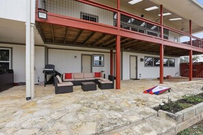 Rumah, 4 kamar tidur | Teras/patio