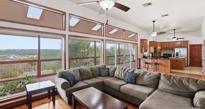 4br Leander Retreat With Hot Tub & Views 4 Bedroom Home