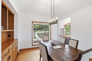 House, 4 Bedrooms | Dining - 4br Leander Retreat With Hot Tub & Views 4 Bedroom Home (Leander)