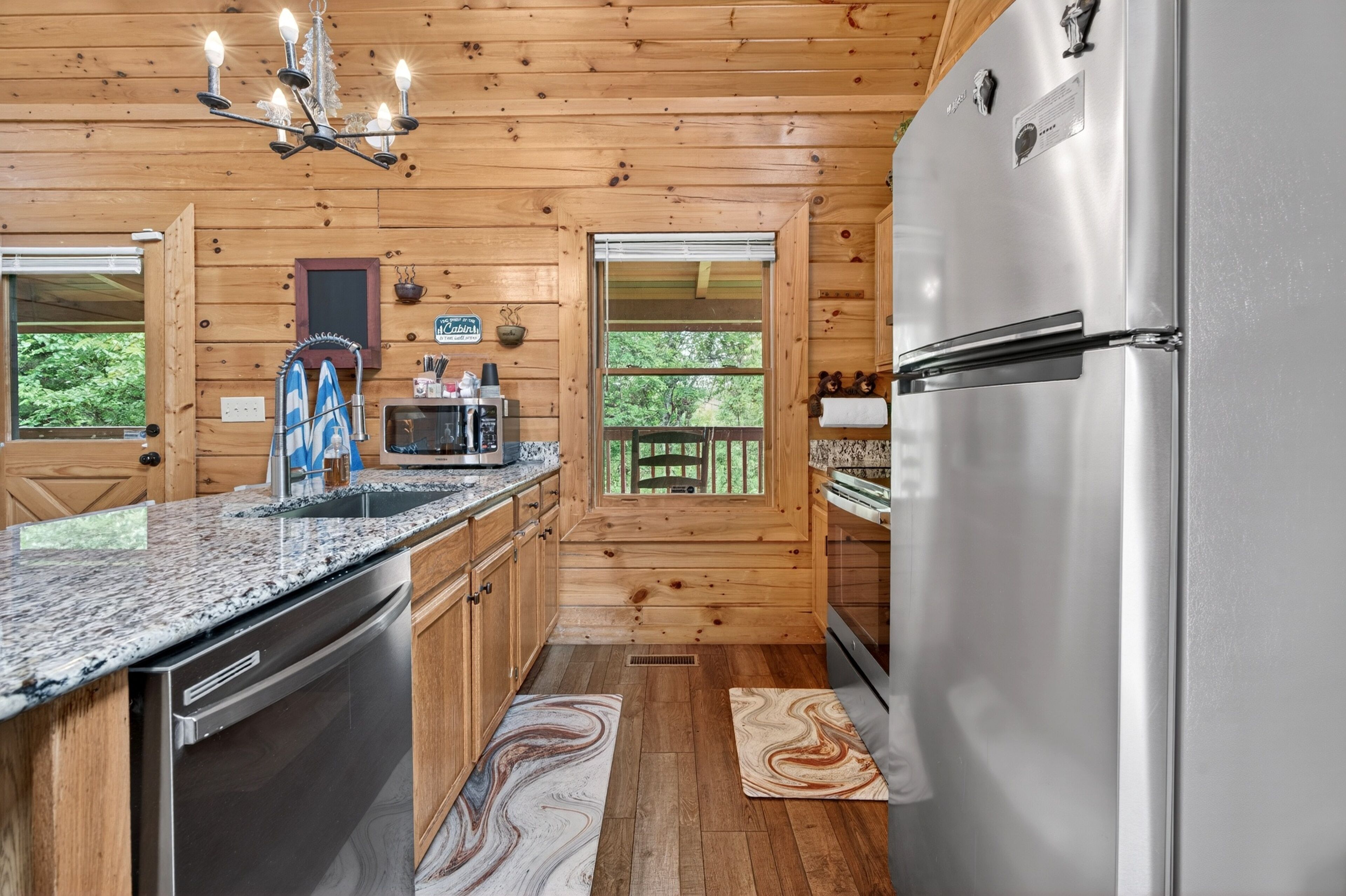 Cabin, 2 Bedrooms | Private kitchen | Coffee/tea maker, toaster