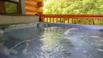 Ferienhütte, 2 Schlafzimmer | Außen-Whirlpool