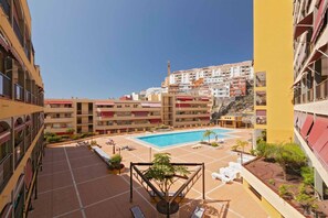 Pool - Centrally located apartment in front of the sea (Acantilados De Los Gigantes)