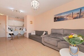 TV - Centrally located apartment in front of the sea (Acantilados De Los Gigantes)