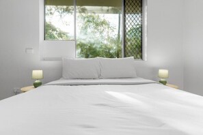2 bedrooms - Zen Crescent Sanctuary Cozy - Modern - Unique (Darwin)