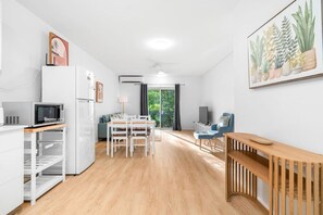 Apartment | 2 bedrooms - Zen Crescent Sanctuary Cozy - Modern - Unique (Darwin)