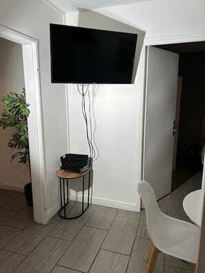 Interior - Apartment, 5 double bedrooms, fitted kitchen (Évry-Courcouronnes)