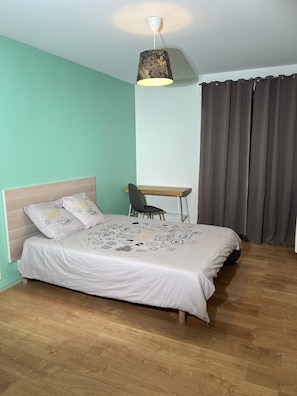 5 bedrooms, iron/ironing board, travel cot, free WiFi
