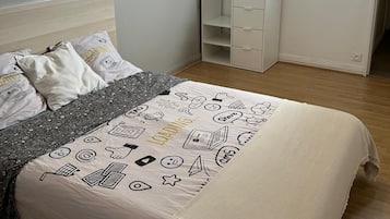 5 bedrooms, iron/ironing board, travel cot, free WiFi