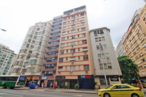 Comfort Apartment | Exterior - Quarto e Sala Reformado em Copacabana  (Rio de Janeiro)