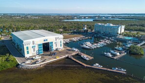 Marina - One Particular Harbour 388-401 · Top Floor · Pool Lanai (Bradenton)