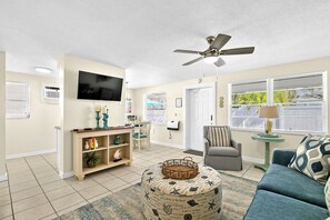 Living area - Sun Baker II North with generous outdoor space (HOLMES BEACH)