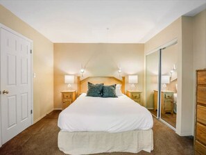 Iron/ironing board, free WiFi, bed sheets - Mountain View 2BR: Pool, Hottub, Ski Storage, Games Room, 5 mins to Village (Whistler)