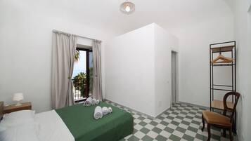1 chambre, fer et planche à repasser, lit parapluie, Wi-Fi gratuit