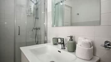 Shower, bidet, towels, soap