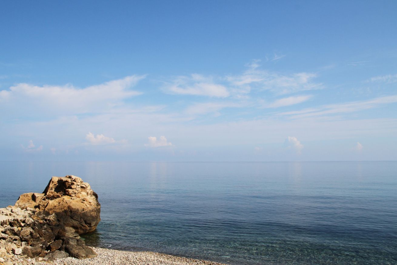 Ubicación cercana a la playa y toallas de playa