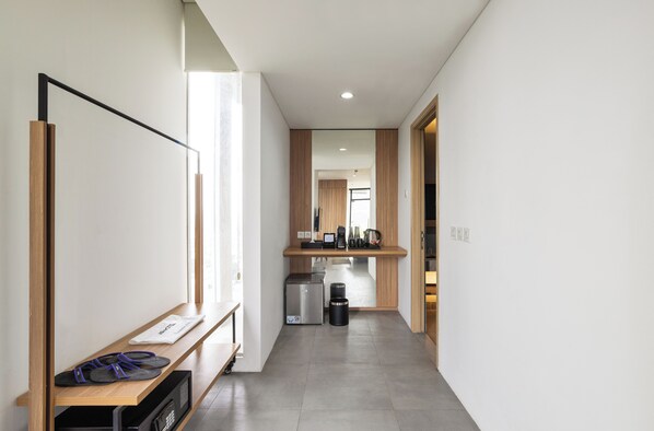 Executive Suite | Desk, iron/ironing board, free WiFi - Paviliun Raden Saleh, ARTOTEL Curated (Jakarta)